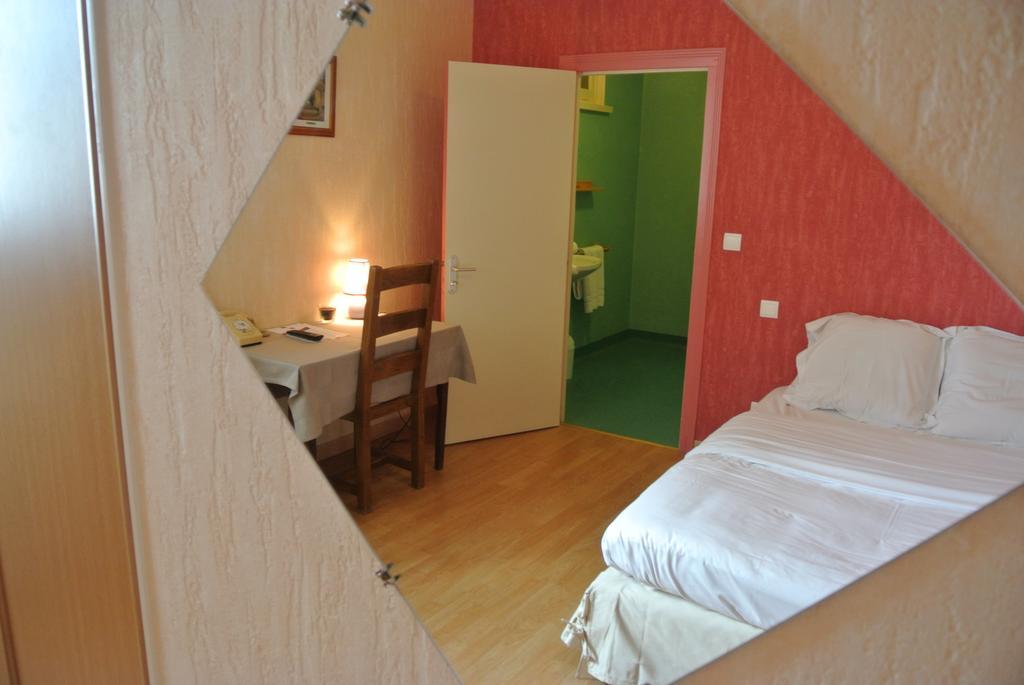 Hotel Le Central Boussac  Camera foto