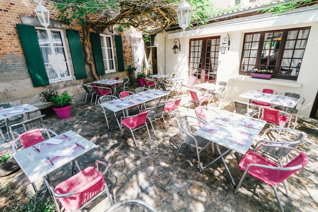 Hotel Le Central Boussac  Esterno foto