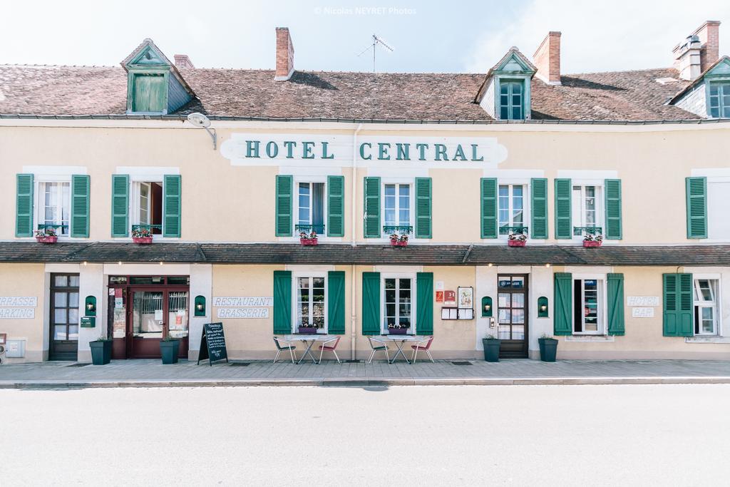 Hotel Le Central Boussac  Esterno foto